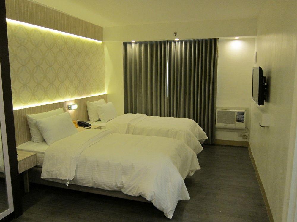 เดอะ ชาร์เตอร์ เฮาส์ Hotel Makati City ภายนอก รูปภาพ