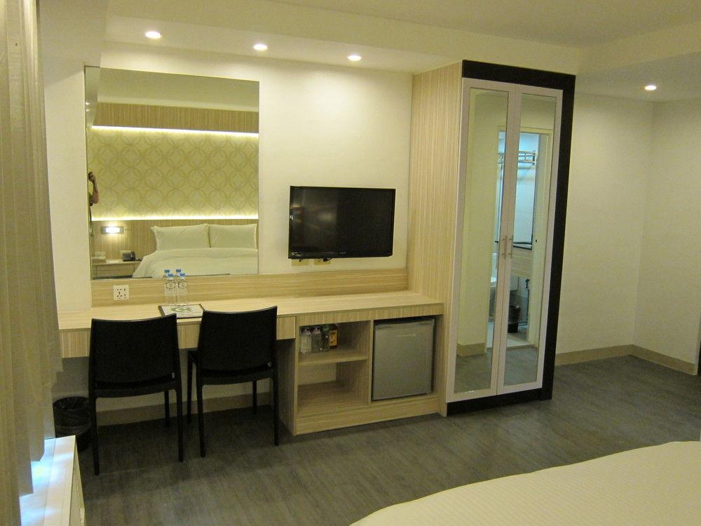 เดอะ ชาร์เตอร์ เฮาส์ Hotel Makati City ภายนอก รูปภาพ