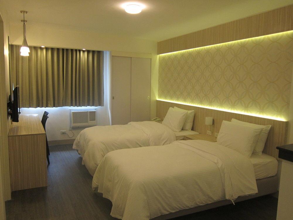 เดอะ ชาร์เตอร์ เฮาส์ Hotel Makati City ภายนอก รูปภาพ