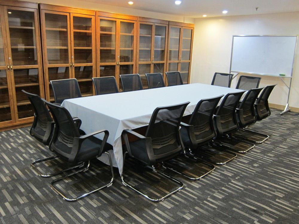เดอะ ชาร์เตอร์ เฮาส์ Hotel Makati City ภายนอก รูปภาพ