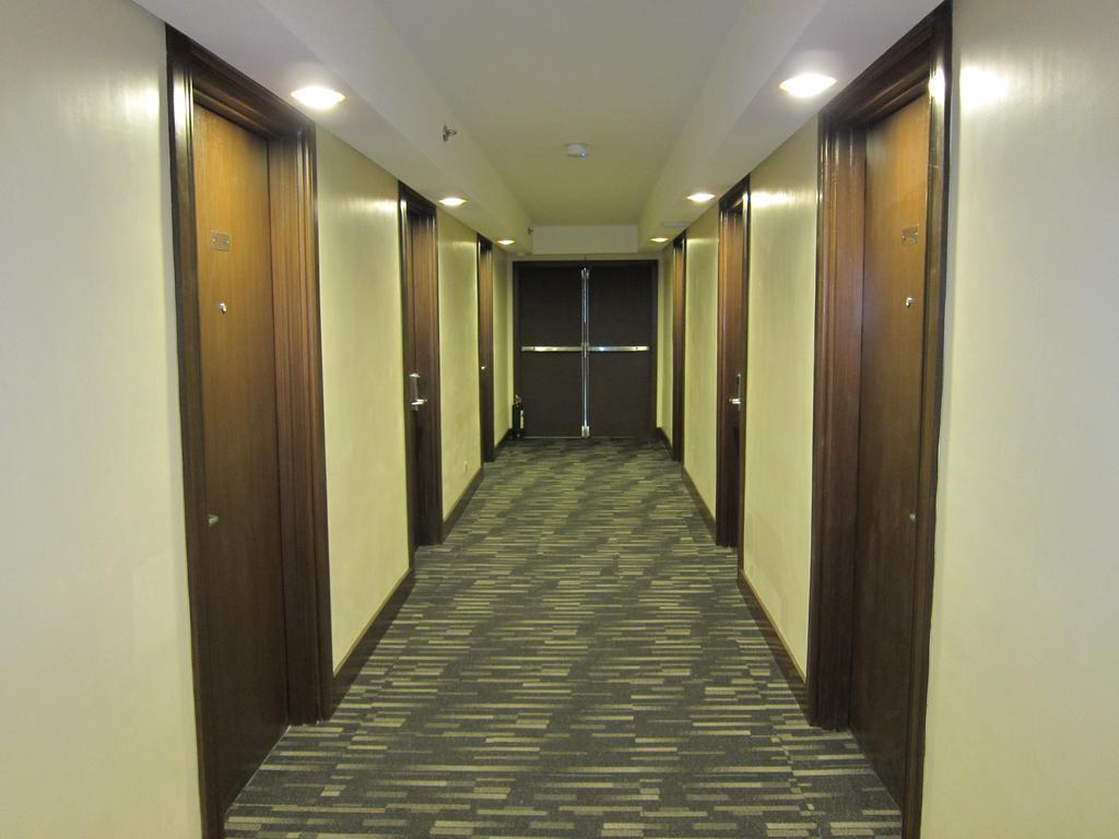 เดอะ ชาร์เตอร์ เฮาส์ Hotel Makati City ภายนอก รูปภาพ