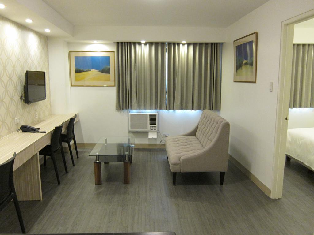 เดอะ ชาร์เตอร์ เฮาส์ Hotel Makati City ภายนอก รูปภาพ