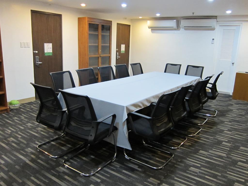 เดอะ ชาร์เตอร์ เฮาส์ Hotel Makati City ภายนอก รูปภาพ