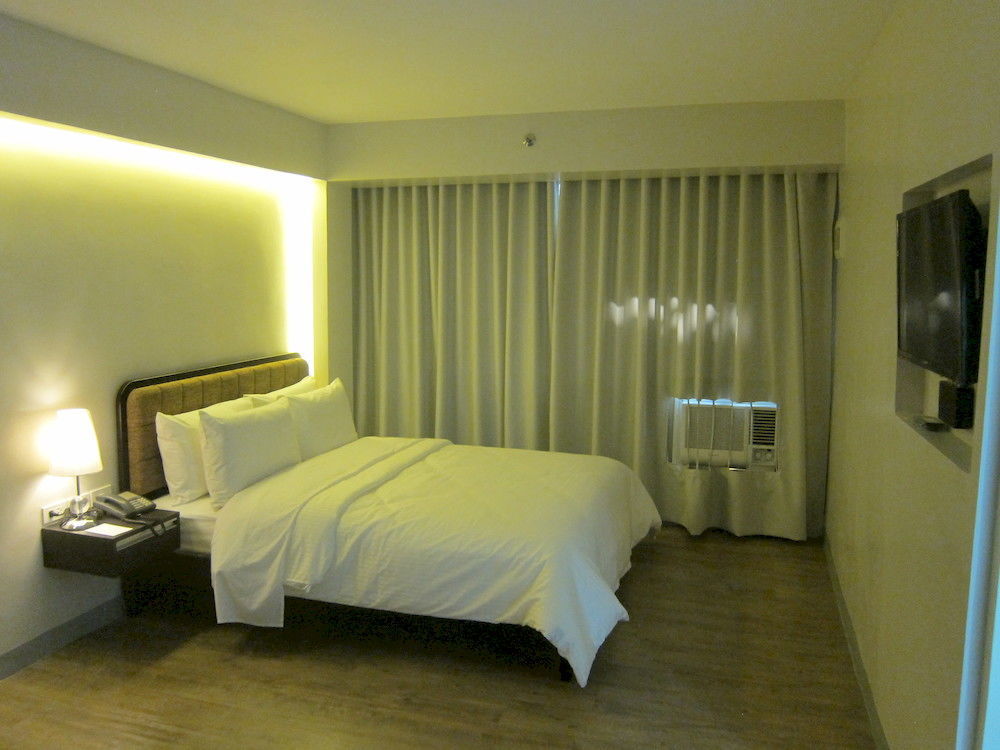 เดอะ ชาร์เตอร์ เฮาส์ Hotel Makati City ภายนอก รูปภาพ